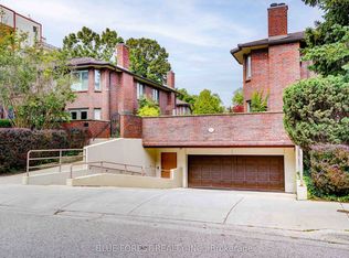 152 Albert St #11, London, ON N6A 1M1