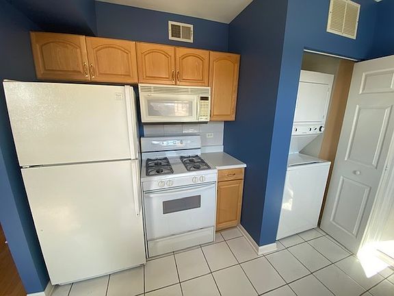 4th image of 4921 N Wolcott Ave #3A