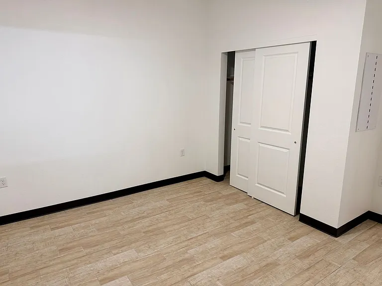 1134 S Palm Ave — Photo 35