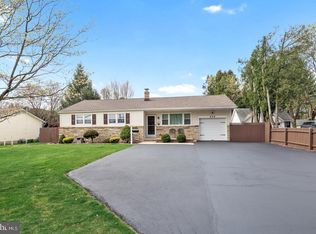 475 Grand Ave, Ewing, NJ 08628