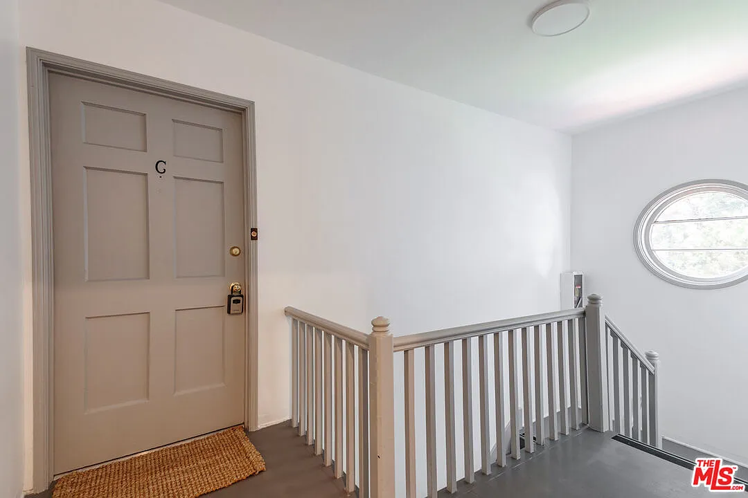 2 bed, 1.0 bath, 1100 sqft, $2,995 — Photo 4