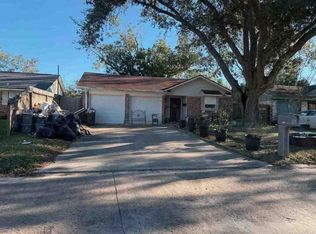 4807 Redfish Reef Dr, Bacliff, TX 77518