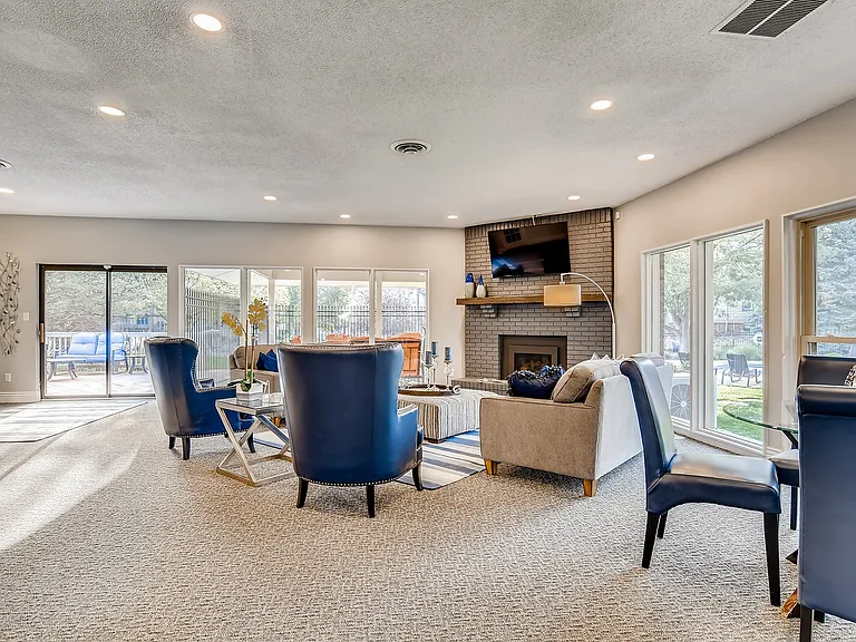 Clearview Apartments 4840-print-016-015-Community Center-3600x2403-300dpi