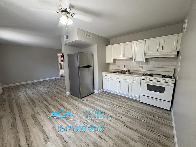 267 E Grand Ave #H — Photo 16
