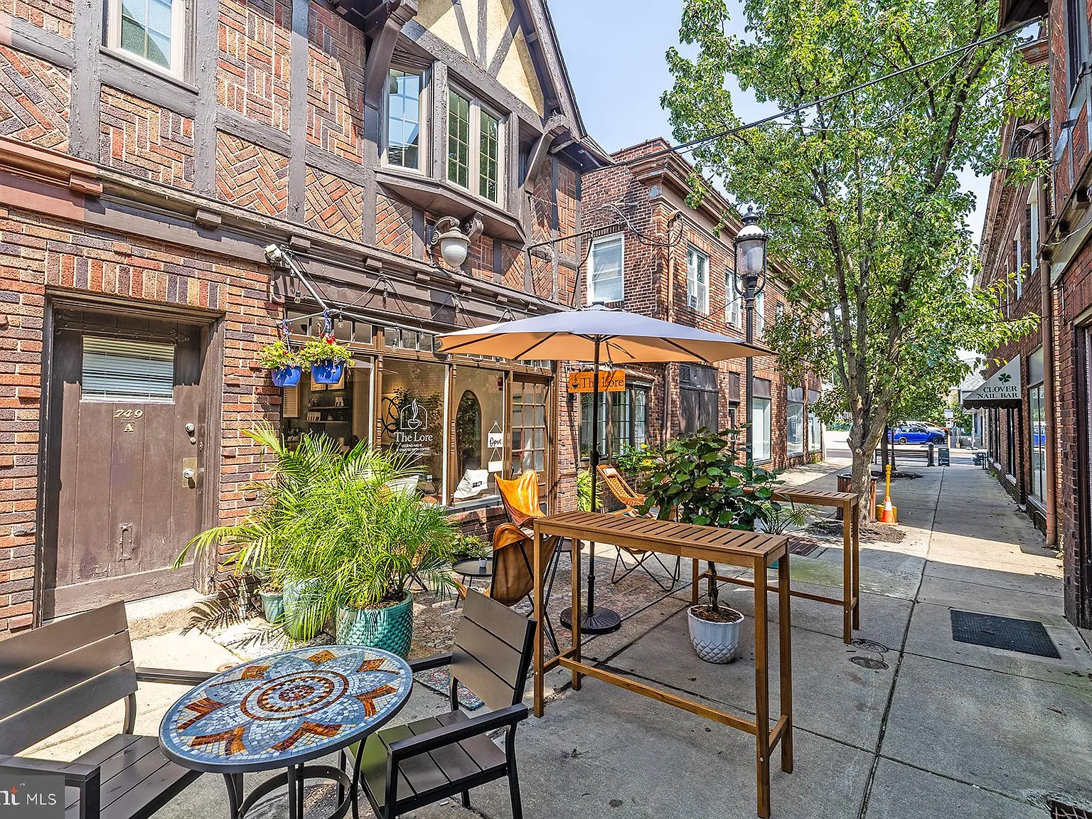 1 bed, 1.0 bath, 726 sqft, $1,650 — Photo 2