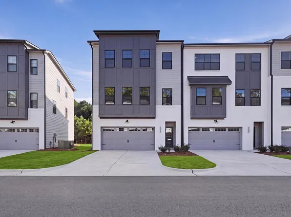721 Mildred Oaks Ct, Cary, NC 27519