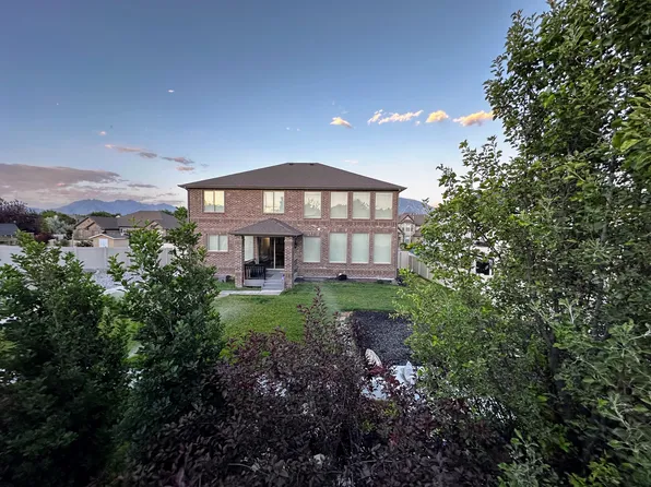 11642 S Groves View Dr, South Jordan, UT 84095