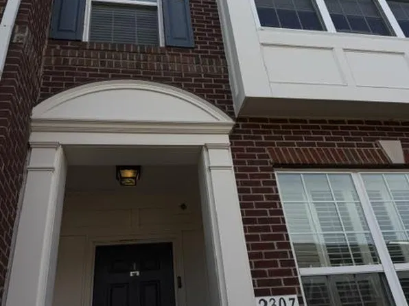 2307 Kew Gardens Dr, Woodbridge, VA 22191