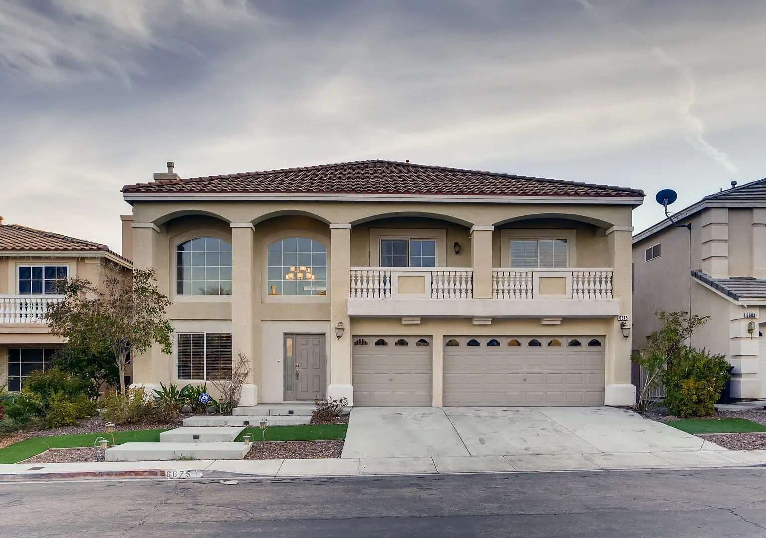 Modern 5-Bedroom, 3-Bathroom Oasis with a 3-Car Garage in the Heart of Las Vegas — Photo 1