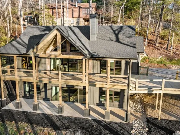 427 Lakeview Cir, Morganton, GA 30560