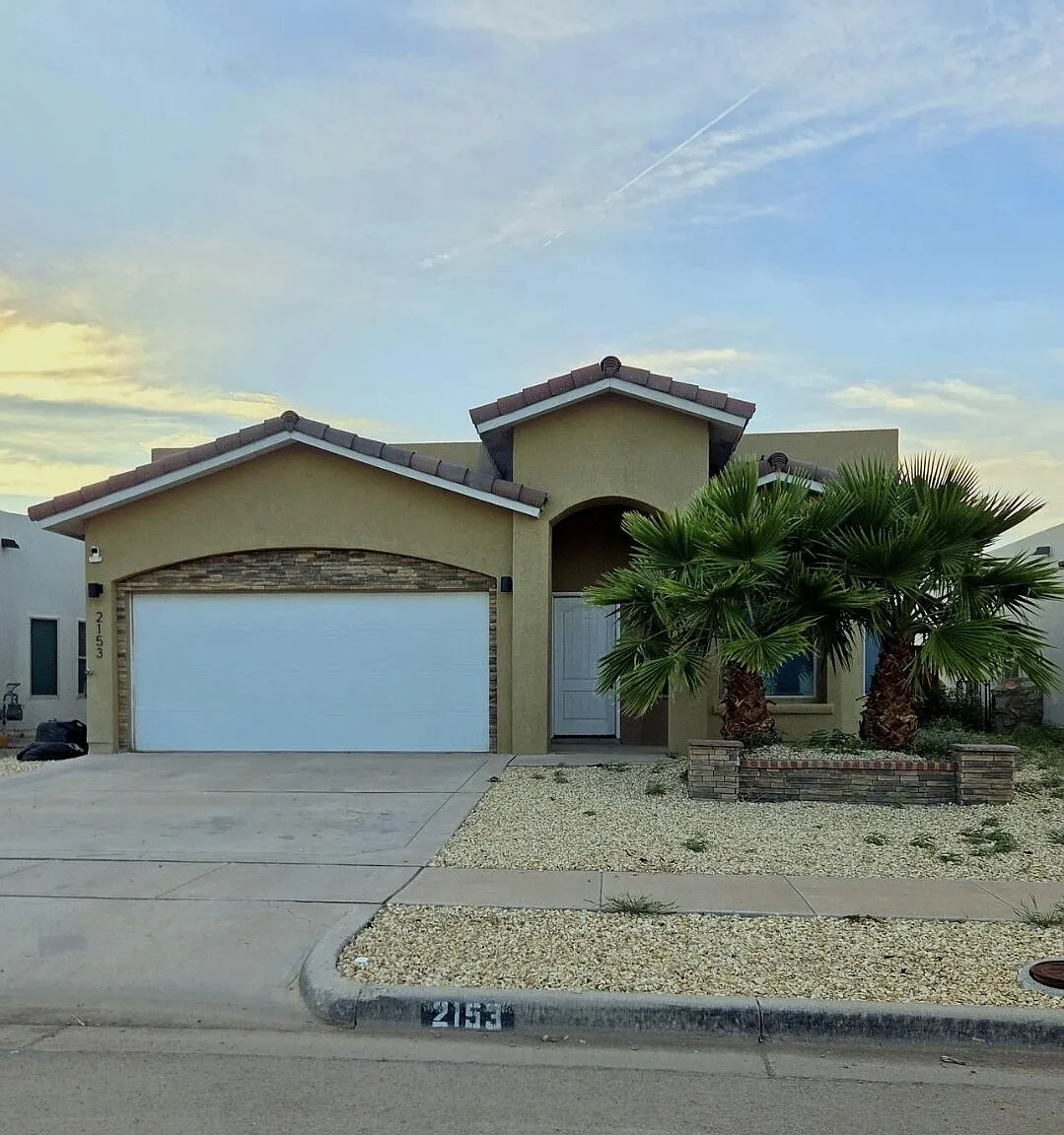 4 bed, 2.0 bath, 1573 sqft, $1,700 — Photo 1