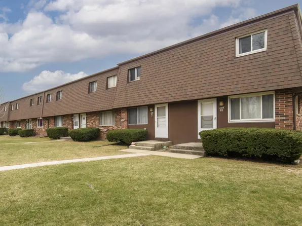 1106 Fleetfoot DRIVE #H, Waukesha, WI 53186