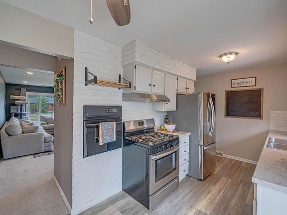 5th image of 3221 Ashwood Dr