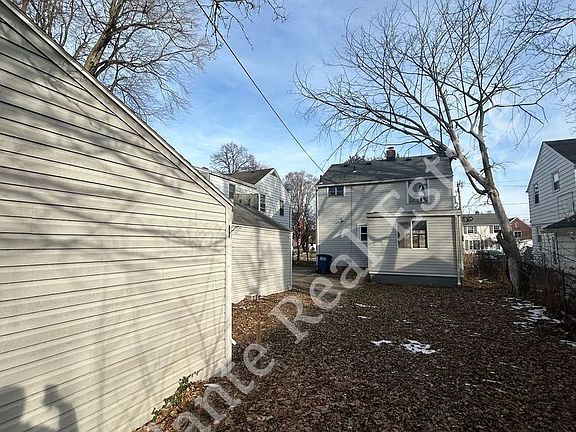 3rd image of 3811 Wallwerth Dr #1