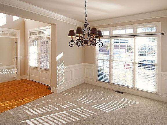 3rd image of 401 Oak Brook Ct SE