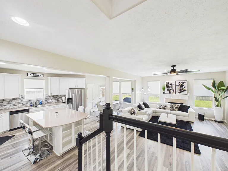 9426 Russeff Field Ln — Photo 28