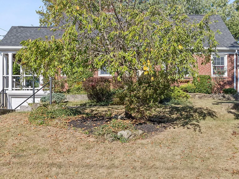 1377 Collinsdale Ave — Photo 30