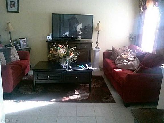 2nd image of 418 Osprey St