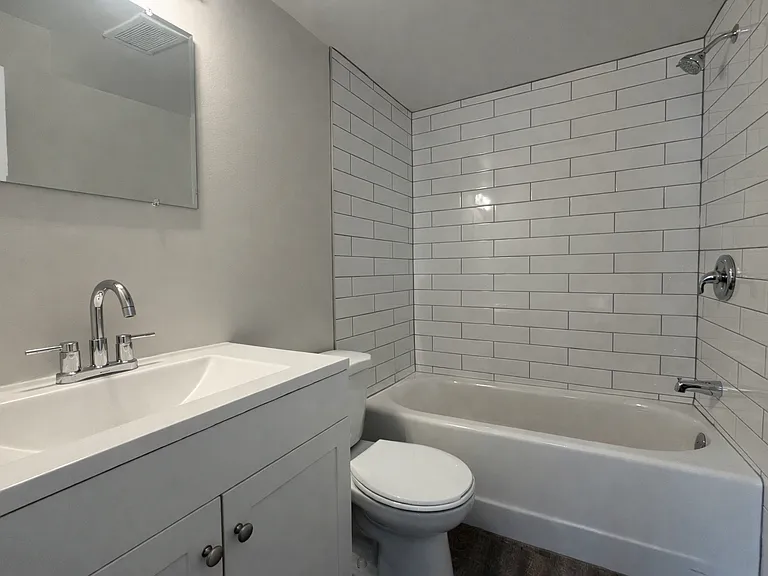247 Durand St #13 — Photo 13