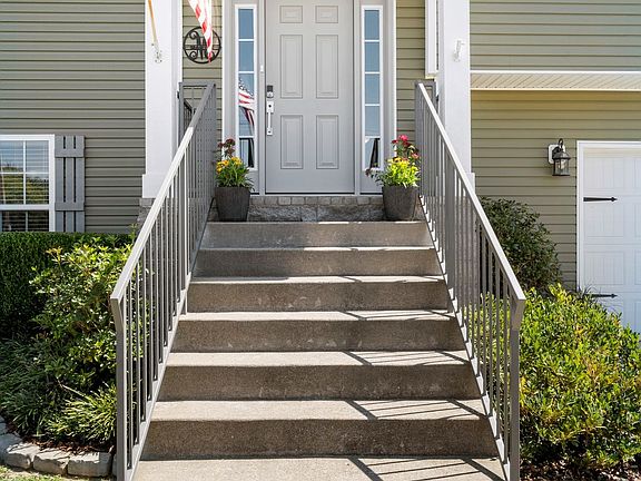 4th image of 133 Sandis Ln