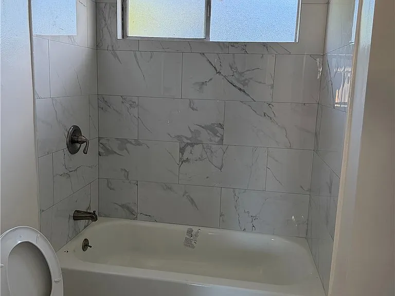 14154 Roscoe Blvd — Photo 9
