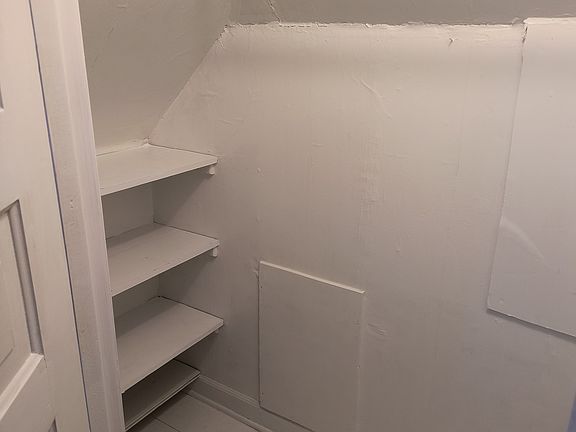 5th image of 315 S Winter St #4