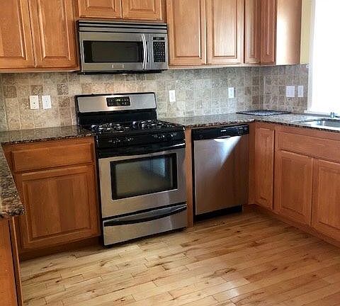 4th image of 5033 12th Ave NE #A