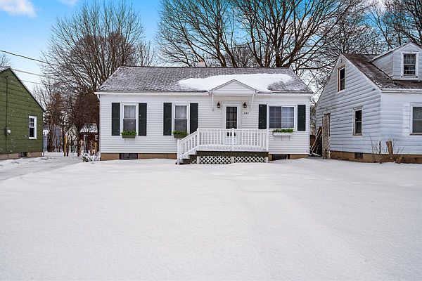1st image of 243 Harwood Ave
