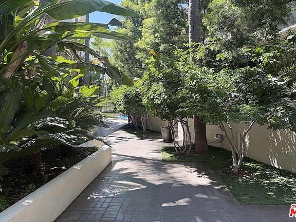 5th image of 1131 Alta Loma Rd APT 602