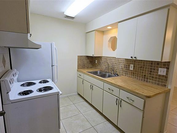 5th image of 3445 LUCERNE TERRACE