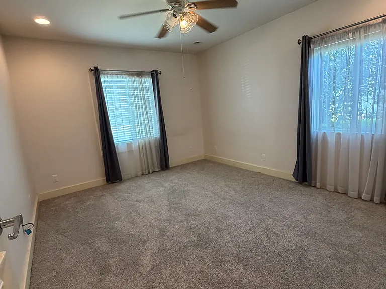 348 N Osborn Ave — Photo 16