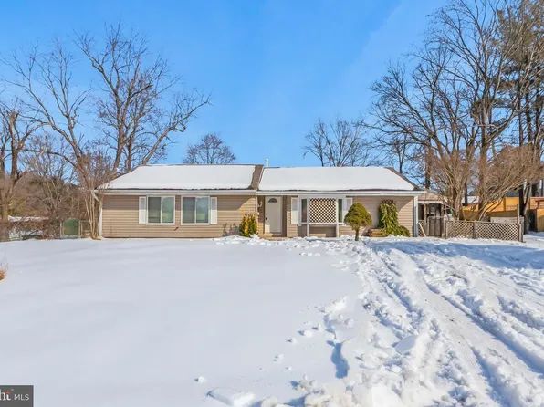 15700 Perkins Ln, Bowie, MD 20716