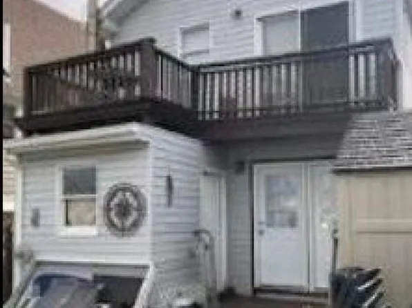 37 W 12th Rd, Far Rockaway, NY 11693