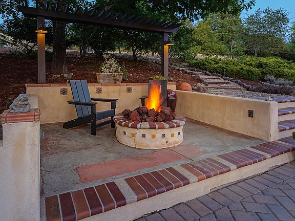 4th image of 405 Encinosa Court