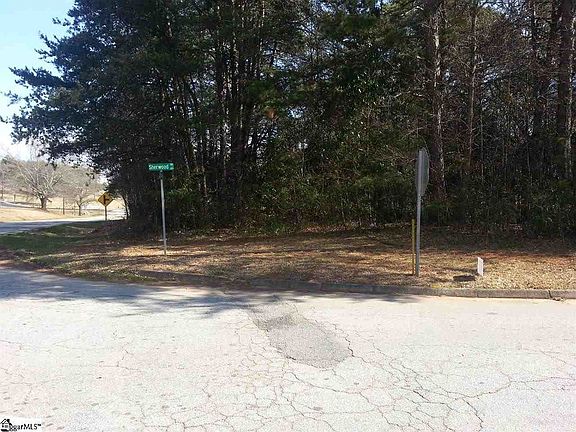 4th image of 2810 Greenville Hwy