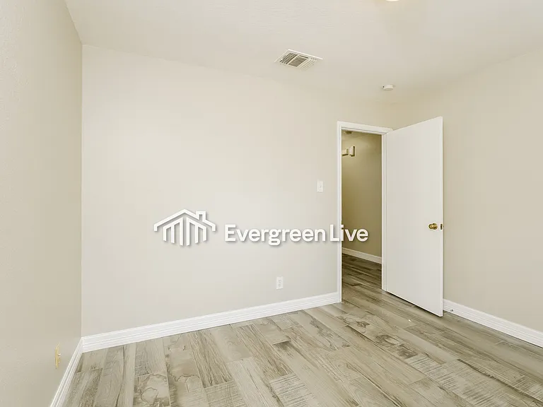 8907 Dakota Run — Photo 9