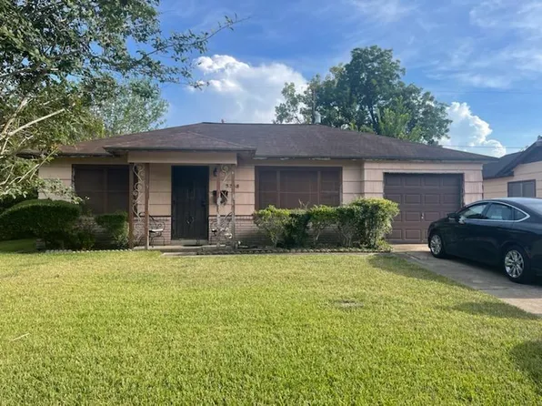 5758 Belmark St, Houston, TX 77033