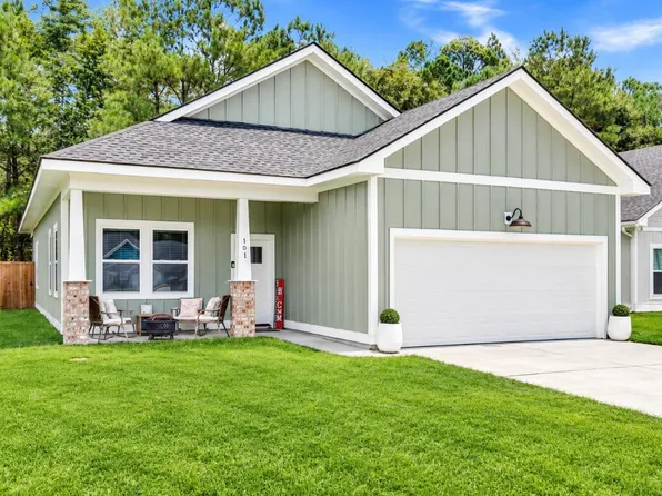 161 Brightwood Dr, Huger, SC 29450