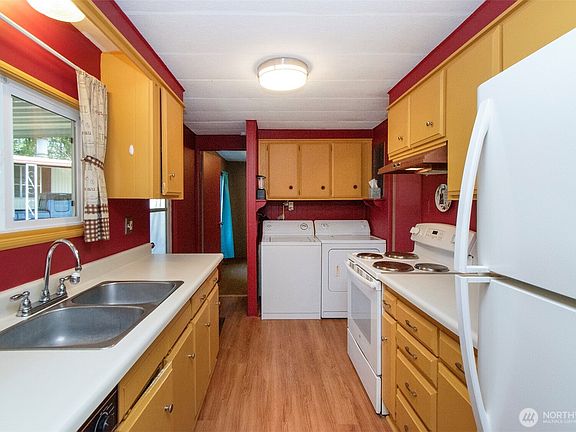 5th image of 90 Baywood Village Road #8