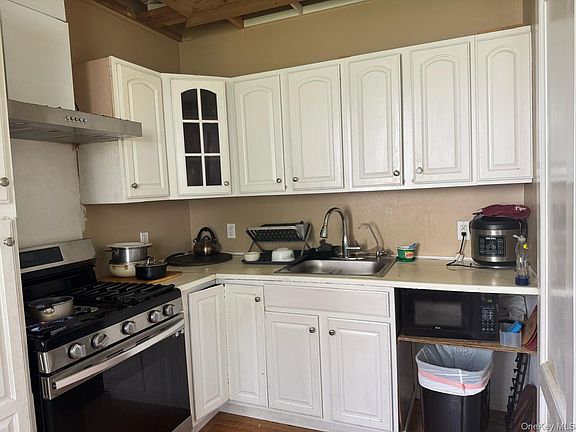 5th image of 172 N Ocean Avenue