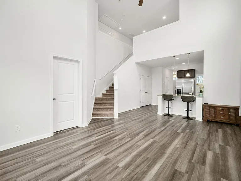 518 Nadir Ct — Photo 4