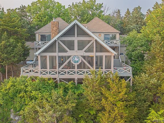 2nd image of 440 Moongate Dr