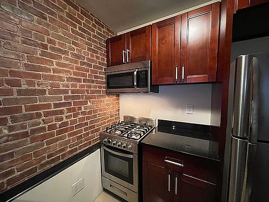 3rd image of 171 E 74th St APT 3B