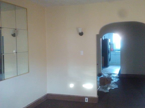 3rd image of 5137 N Hutchinson St