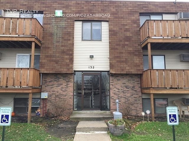 1st image of 132I Fox Hill Ln