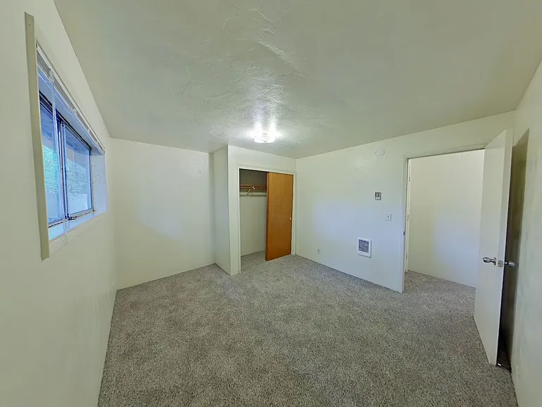 555 W 8th Ave — Photo 6