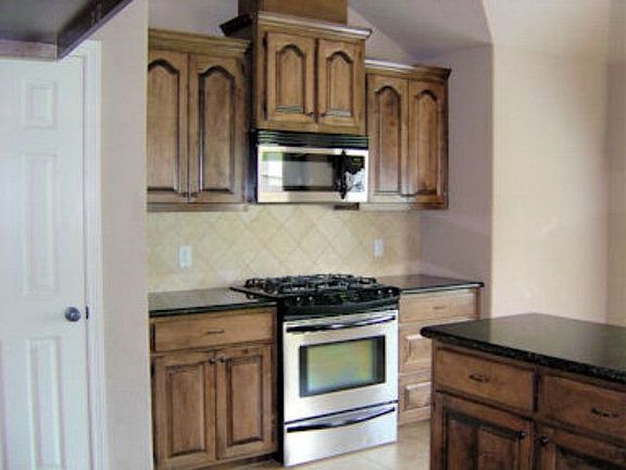 3rd image of 1038 Cardinal Dr