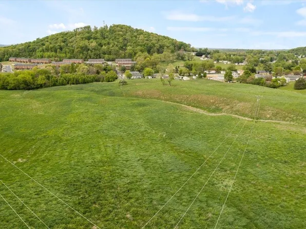 54 Round Hill Dr, Stuarts Draft, VA 24477