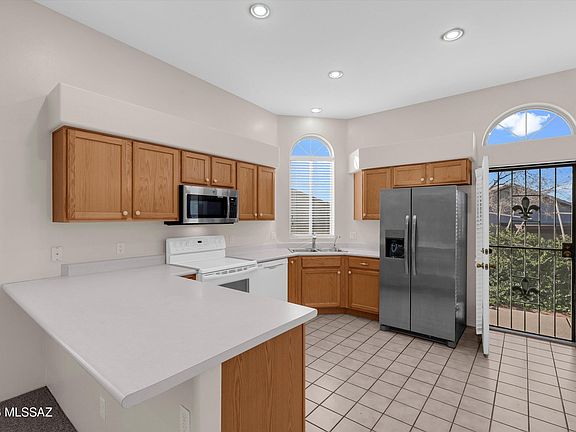 4th image of 2413 W Via Di Silvio