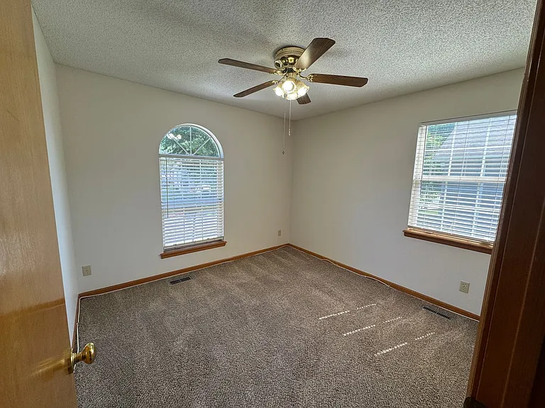 1208 SW Trail Ridge Dr — Photo 13